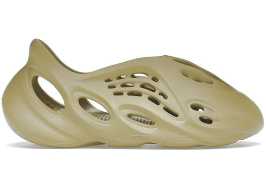 https://res.cloudinary.com/dyql5hig8/image/upload/v1715699666/migrated/store_DnMPYKzVQGEOzQwBk4N9j/adidas-Yeezy-Foam-RNNR-Sulfur-Product.jpg